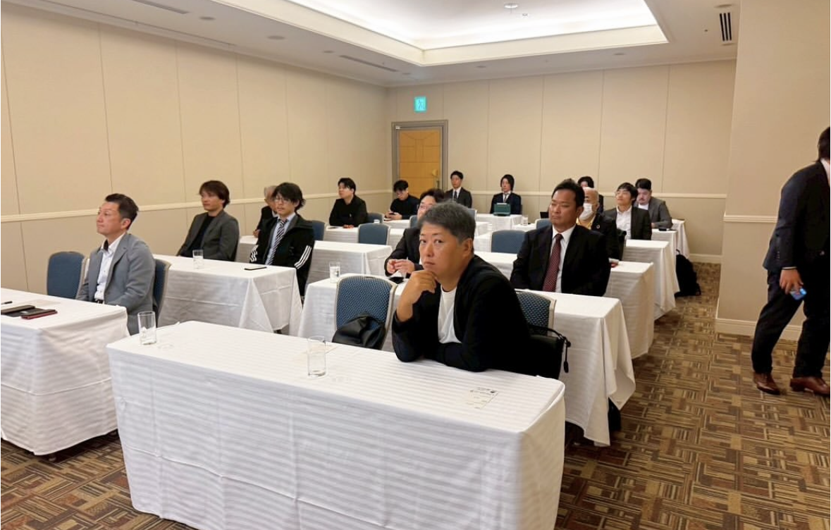 GXに対応する運送会社としない運送会社の違いを比較した講義